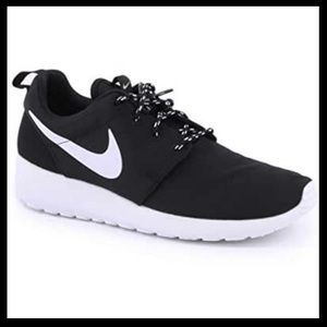 Women’s Black Nike Roshe Run Shoes